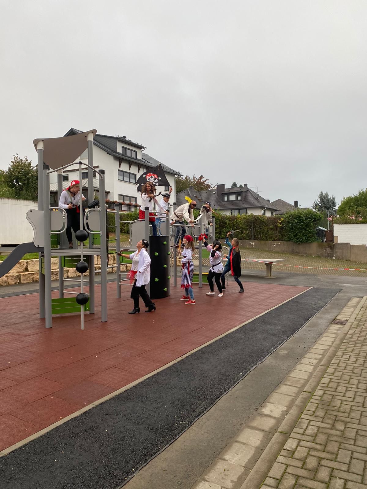Einweihung des neuen Spielgerätes in der Wetzbachtalschule Nauborn